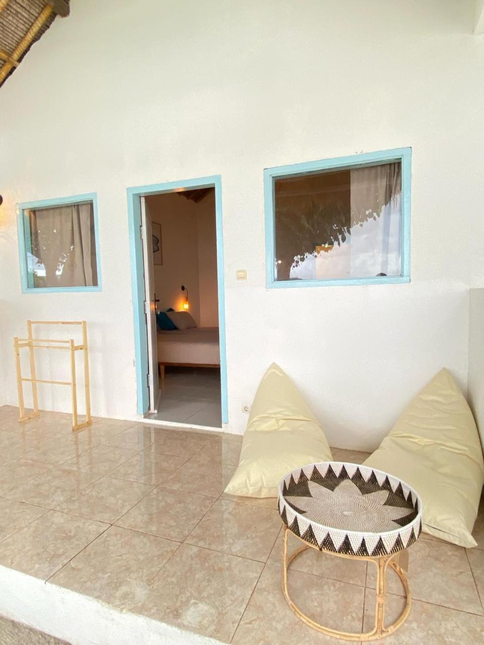 Hotel Surf Shack Grupuk à Bumbang Extérieur photo