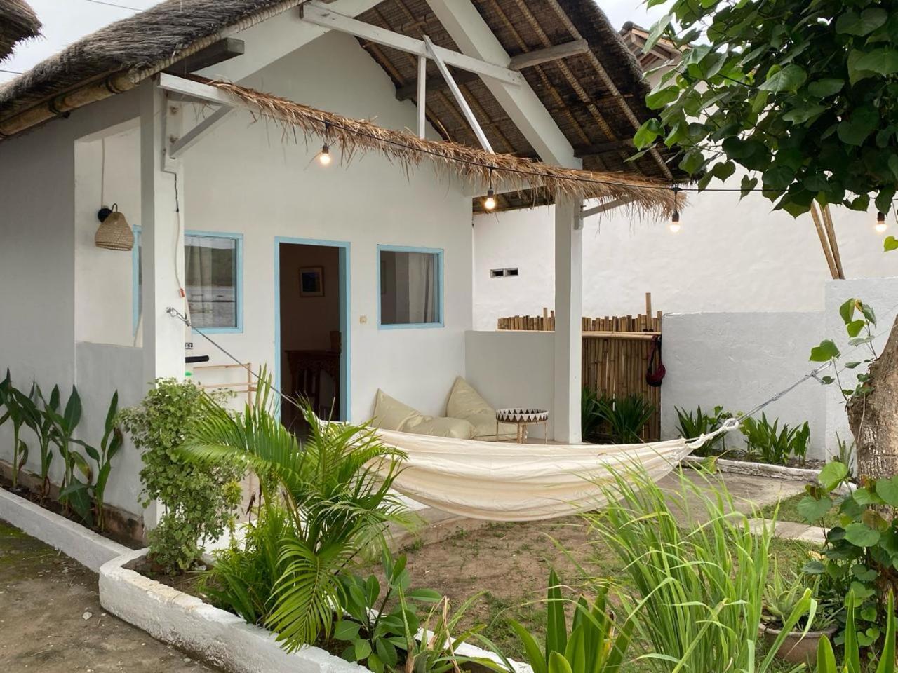 Hotel Surf Shack Grupuk à Bumbang Extérieur photo